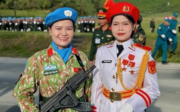 Hai chị em ruột rạng rỡ trong đội hình diễu binh, diễu hành A80