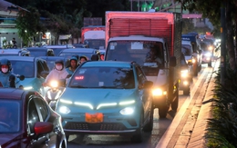 Ùn tắc trên đường Bạch Đằng và khu vực sân bay Tân Sơn Nhất