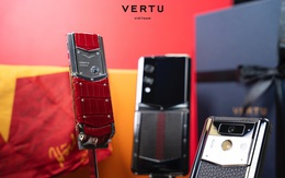 Khi điện thoại gập trở thành ‘trang sức’ của giới thượng lưu