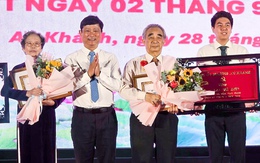 TP.HCM: Trao nhiều huy hiệu Đảng dịp Quốc khánh