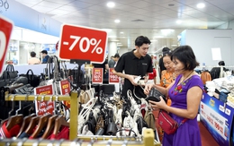 Nghỉ lễ săn hàng giảm giá, nhiều món giảm đến 80%