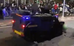 Xe cảnh sát cán chết tài xế Gojek, biểu tình leo thang ở Indonesia