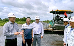 Hơn 2.500 công nhân, kỹ sư làm xuyên lễ 2-9 trên tuyến cao tốc Cần Thơ - Cà Mau