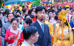 Rapper Đen diễu hành 2-9: ‘Vui vì được là người dân của quê hương mình’