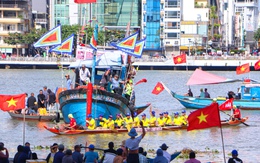 Hàng ngàn người dân Đà Nẵng xem đua thuyền mừng Quốc khánh 2-9