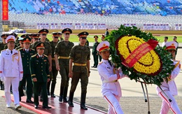 Quân nhân Nga, Lào, Campuchia vào lăng viếng Chủ tịch Hồ Chí Minh