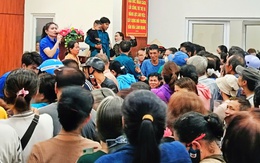 Người dân đi nhận tiền quà Quốc khánh quá đông, chính quyền nỗ lực giải quyết