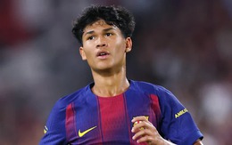Ngôi sao 17 tuổi người Philippines rực sáng trong màu áo Barca