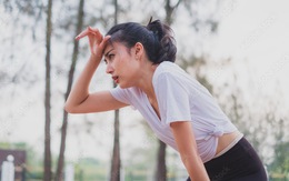 Trời oi bức, tập thể thao lúc sáng sớm cũng không an toàn