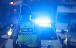 Bắt người phụ nữ giấu bé gái 2 tuổi trong vali trên xe buýt