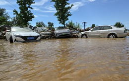 Bắc Kinh sơ tán hơn 80.000 người sau khi mưa lũ khiến 44 người chết