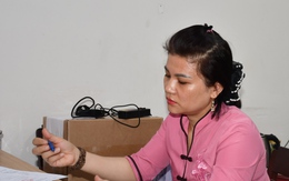 Bé trai 14 tháng tuổi bị bảo mẫu ném xuống nền nhà đã qua đời