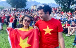 Xúc động hình ảnh cờ đỏ sao vàng trong lễ hội truyền thống tại Ý