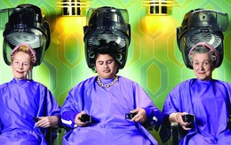 Video an toàn hàng không: Nên nghiêm túc hay hề hước?