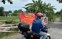 Cầu dân sinh ở TP.HCM bị cuốn trôi sau mưa