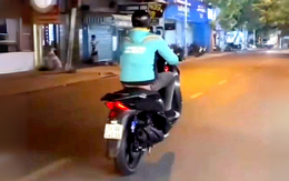 Thanh niên chạy xe SH 'bốc đầu' quay clip tung lên mạng bị tịch thu xe