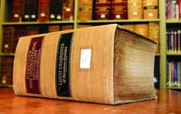 Từ điển giấy: Có to, có nặng cũng đừng vứt đi