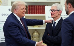 Ông Trump dọa áp thuế bán dẫn nhập khẩu, Apple hứa đầu tư thêm 100 tỉ USD tại Mỹ