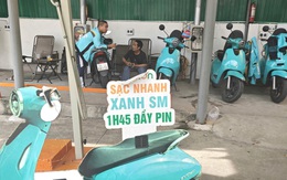 Nở rộ 'trạm sạc bình dân' xe máy điện
