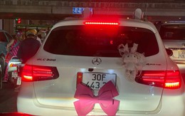 Công an tìm được chủ xe Mercedes GLC 300 gắn nơ hồng che biển số