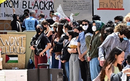 Ông Trump phạt Đại học California 1 tỉ USD