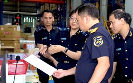 Bắt giữ nhiều lô hàng giả mạo xuất xứ Việt Nam đi Mỹ