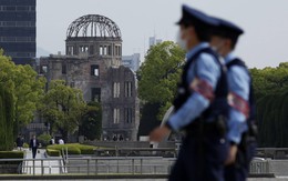 Cấp dưới bị bắt vì trộm tiền của cụ bà tại đồn, lãnh đạo cảnh sát tỉnh Hiroshima xin lỗi toàn dân