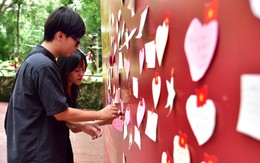 Hàng ngàn du khách ghé Thảo cầm viên tham quan, gửi lời yêu thương tới Tổ quốc