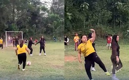 Cô gái có màn ăn mừng cực ngầu khi sút phạt thành công