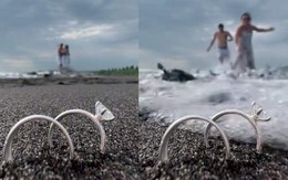 Nhìn cặp nhẫn cưới để ở bãi biển là nghi nghi rồi