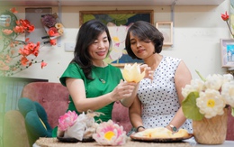 Vỏ bắp thành hoa, thiệp thủ công 'bay' ra thế giới