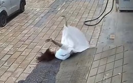 Cô gái ngã lộn nhào vì mải mê 'sống ảo'