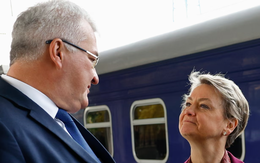 Anh tung 100 đòn trừng phạt mới nhắm vào dầu mỏ và vũ khí Nga