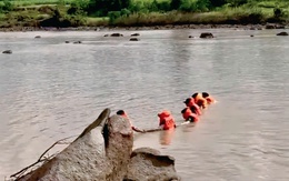Tắm sông, 2 trẻ tiểu học chết đuối