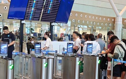 Từ tháng 12-2025: Bay nội địa chỉ còn làm thủ tục tại quầy với hành khách có hành lý ký gửi