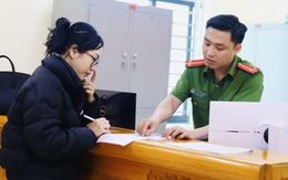 Thủ tướng: Tuyệt đối không được yêu cầu dân nộp, xuất trình giấy tờ đã tích hợp trên VNeID