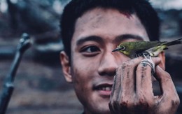 Một trường sư phạm mua vé cho sinh viên cả trường xem phim Mưa đỏ