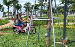 Công trình nghìn tỉ ở Bãi Sau vừa làm xong bị giẫm đạp, 'phá nát', phạt người vô ý thức được không?