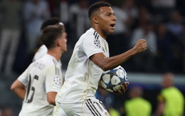 Khi Mbappe tỏa sáng, 10 người Real Madrid vẫn đủ thắng Marseille