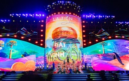 Khán giả hòa trong không gian nghệ thuật La Tiên Show - The Cội