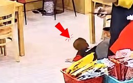 Nam nhân viên 'hướng nội' sau cú ngã giữa quán