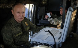 Ông Putin khoác áo lính dự tập trận chung Nga - Belarus