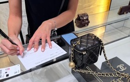 Sự thật sau màn khoe 'làm việc chăm chỉ' để mua túi Chanel