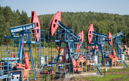 Không có chuyện 'Nga cắt giảm sản lượng dầu vì bị Ukraine tấn công'