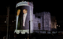 Chiếu ảnh ông Trump và tội phạm Epstein lên lâu đài Windsor, 4 người bị bắt