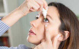 Thuốc nhỏ mắt mới thay thế kính lão, hiệu quả tới 2 năm