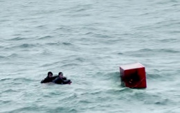 Cứu thành công 4 người chìm tàu trôi dạt trên biển An Giang