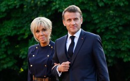 Ông Macron sẽ nộp bằng chứng khoa học chứng minh vợ mình không phải đàn ông