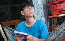 Giải nhì hóa học tỉnh Đồng Tháp, con trai người mẹ chạy xe ôm đậu Đại học Y khoa Phạm Ngọc Thạch