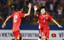 Tuyển Việt Nam vẫn rớt hạng FIFA dù không đá với ai